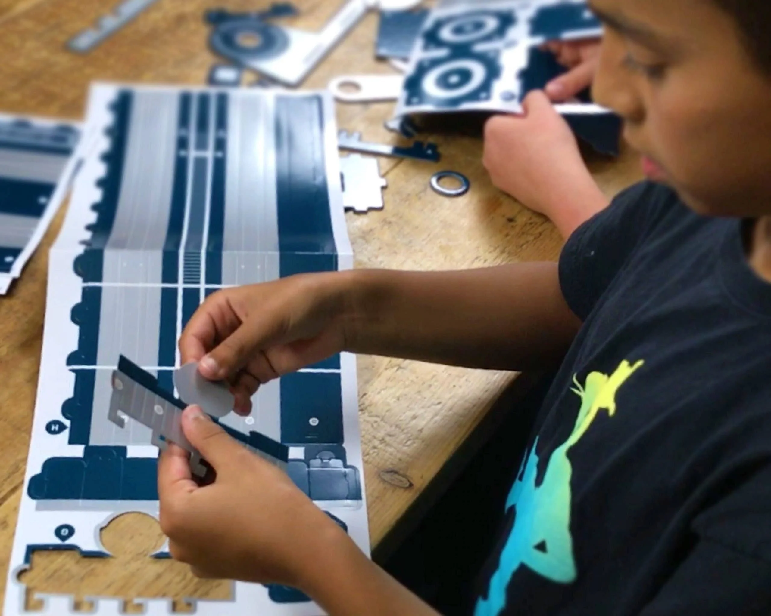 Build Your Own Telescope - Eco-Friendly Cardboard Craft Kit - Image 6