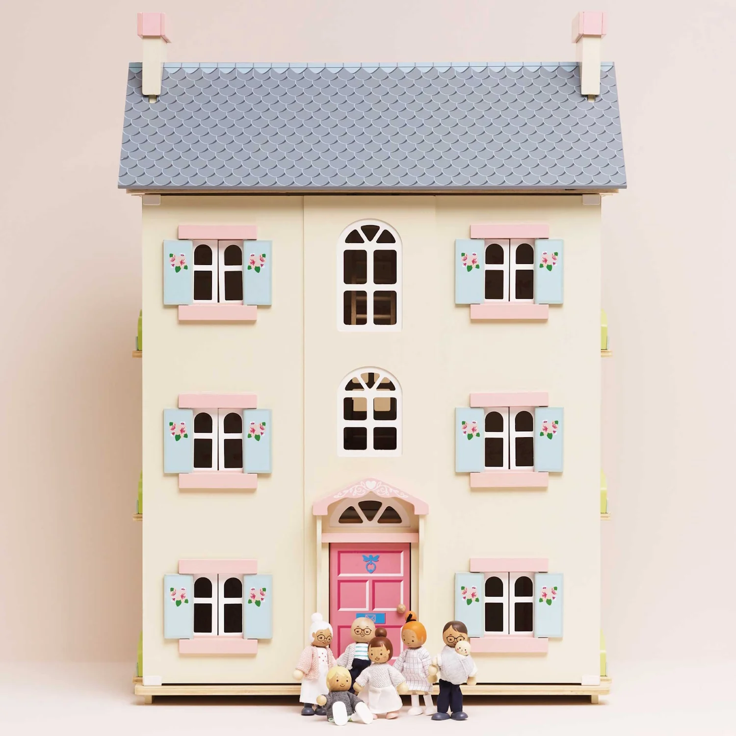 Dolls House Family - 7 Piece - Image 13